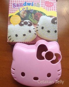 Cetakan Roti Bento Hello Kitty Bread Sandwich Mould